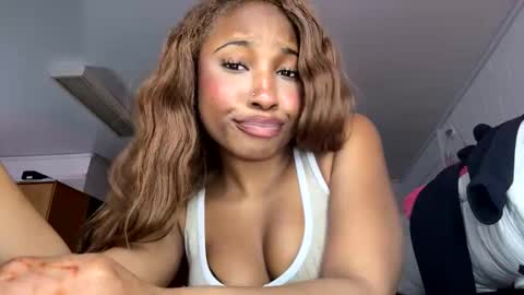 missmarimac online show from 02-24-26, 10:52