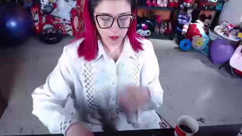 Miss Mia online show from 09-29-25, 02:55