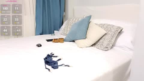 Mia online show from 12-30-24, 09:50