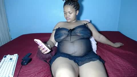 mimmi online show from 11-18-25, 05:39