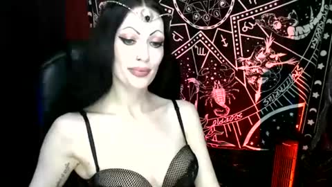 MissMoonDoll online show from 02-19-25, 04:23