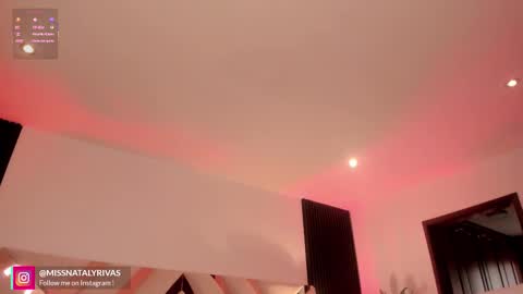 Snapshot of missnataly_ chatting on 11-20-25, 01:11 Nataly Rivas online show from 11-20-25, 01:11