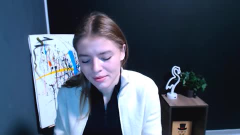 Olivia online show from 11-21-25, 05:00