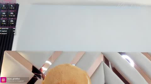 Snapshot of misspaulina__ chatting on 01-25-25, 05:29 Pau Giraldo online show from 01-25-25, 05:29