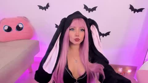 Snapshot of misspaulina__ chatting on 10-18-25, 02:58 Pau Giraldo online show from 10-18-25, 02:58