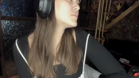 sarah online show from 03-02-25, 02:19