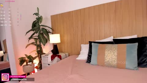 Emma Prada online show from 11-24-25, 11:54