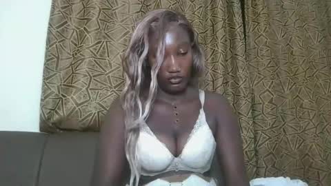 Snapshot of missprettygal chatting on 02-15-26, 06:04 pretty gal online show from 02-15-26, 06:04