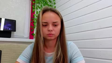 Snapshot of misss_viki chatting on 10-24-25, 06:43 . online show from 10-24-25, 06:43