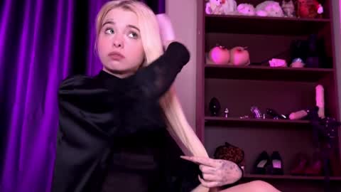 Misss Lola Angel online show from 01-06-25, 01:52