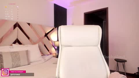 Fernanda Davila online show from 11-18-25, 09:52