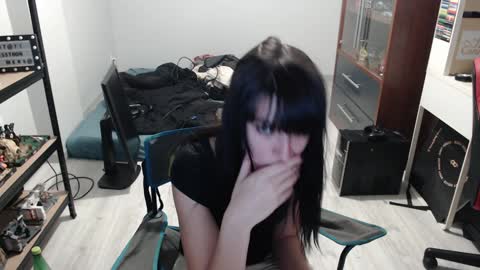 missthon online show from 02-05-25, 10:01