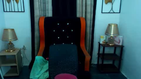 Snapshot of misstressallisonts chatting on 12-28-24, 09:09 Allisondont forget follow me online show from 12-28-24, 09:09