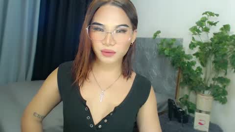 misstrishontop online show from 02-09-25, 09:58