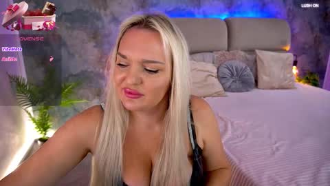 Snapshot of missyymarty chatting on 11-15-25, 08:55 missyymarty online show from 11-15-25, 08:55