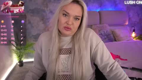 Snapshot of missyymarty chatting on 11-29-25, 08:28 missyymarty online show from 11-29-25, 08:28