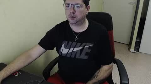 Snapshot of mistercoeur1 chatting on 12-14-24, 08:34 mistercoeur online show from 12-14-24, 08:34