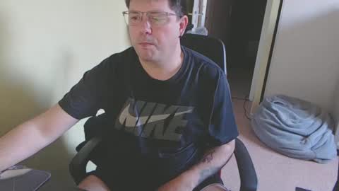 Snapshot of mistercoeur1 chatting on 02-15-25, 08:11 mistercoeur online show from 02-15-25, 08:11