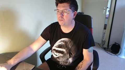 Snapshot of mistercoeur1 chatting on 10-08-25, 07:06 mistercoeur online show from 10-08-25, 07:06