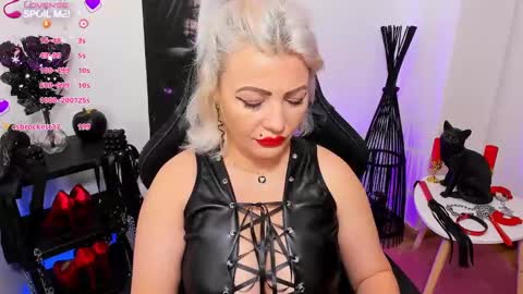 Snapshot of mistress_catsnow chatting on 01-23-25, 01:24 Miss CatSnow online show from 01-23-25, 01:24