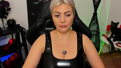 Snapshot of mistress_catsnow chatting on 01-26-25, 01:36 Miss CatSnow online show from 01-26-25, 01:36