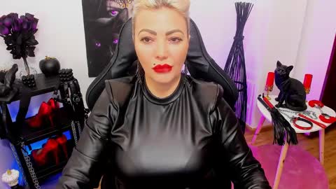 Snapshot of mistress_catsnow chatting on 02-07-25, 10:50 Miss CatSnow online show from 02-07-25, 10:50