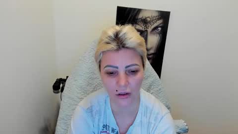 Snapshot of mistress_catsnow chatting on 02-16-25, 11:59 Miss CatSnow online show from 02-16-25, 11:59