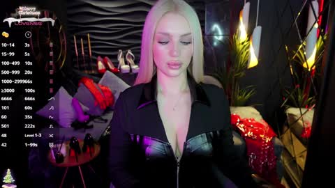 Snapshot of mistress_darsy chatting on 12-24-24, 06:11 Darsy online show from 12-24-24, 06:11
