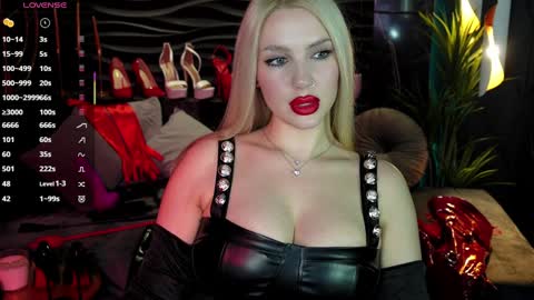 Snapshot of mistress_darsy chatting on 01-21-25, 08:11 Darsy online show from 01-21-25, 08:11