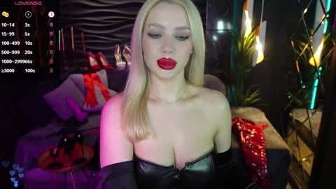 Snapshot of mistress_darsy chatting on 01-27-25, 05:04 Darsy online show from 01-27-25, 05:04