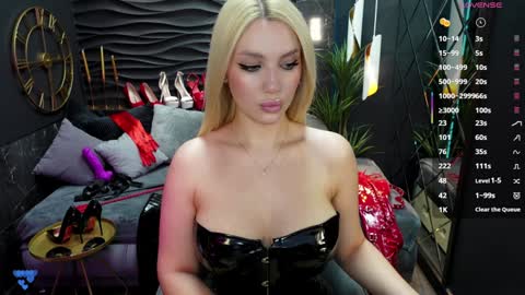 Snapshot of mistress_darsy chatting on 02-08-25, 01:54 Darsy online show from 02-08-25, 01:54