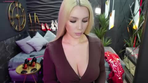 Snapshot of mistress_darsy chatting on 02-10-25, 01:44 Darsy online show from 02-10-25, 01:44