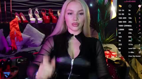 Snapshot of mistress_darsy chatting on 02-20-25, 05:18 Darsy online show from 02-20-25, 05:18