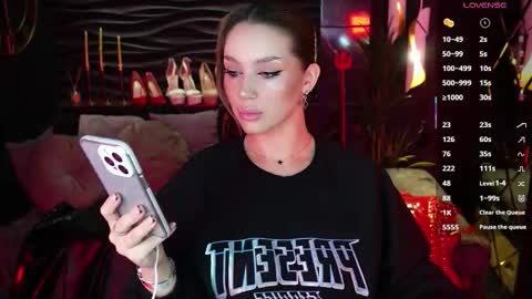 Snapshot of mistress_darsy chatting on 10-06-25, 01:52 Darsy online show from 10-06-25, 01:52