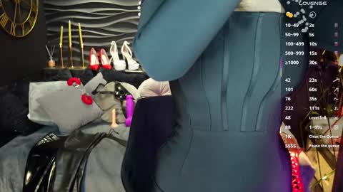 Snapshot of mistress_darsy chatting on 10-24-25, 05:59 Darsy online show from 10-24-25, 05:59