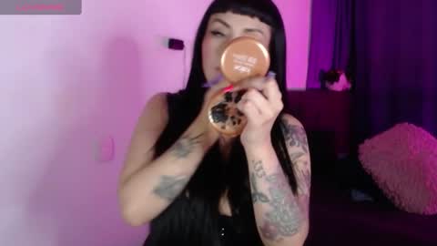 Snapshot of mistress_ditta2 chatting on 01-29-25, 08:08 online show from 01-29-25, 08:08