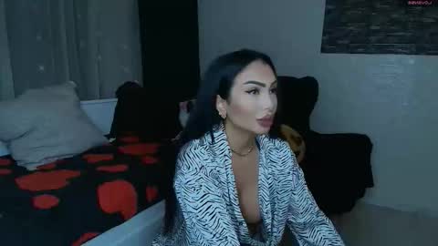 Snapshot of mistress_meryem chatting on 06-08-26, 08:53 mistress_meryem online show from 06-08-26, 08:53