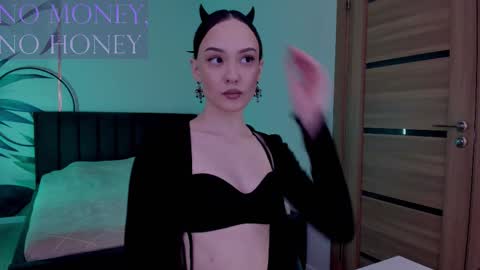 Mistress Mia online show from 11-05-25, 08:53