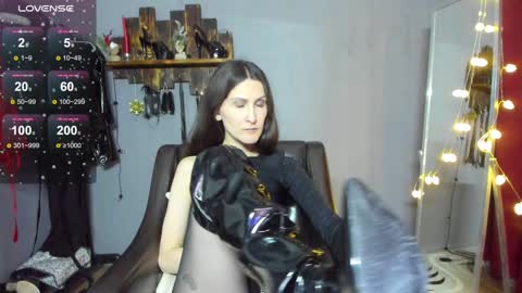 Snapshot of mistress_pamela_ chatting on 12-25-24, 09:34 Mistress Pamela online show from 12-25-24, 09:34