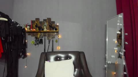 Snapshot of mistress_pamela_ chatting on 12-26-24, 03:38 Mistress Pamela online show from 12-26-24, 03:38