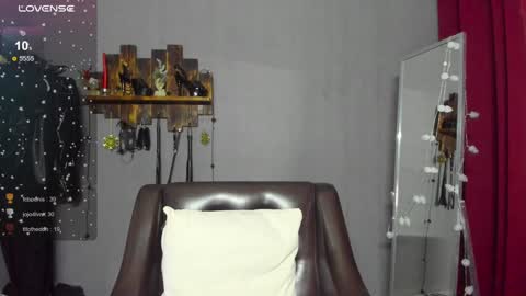 Snapshot of mistress_pamela_ chatting on 12-26-24, 09:44 Mistress Pamela online show from 12-26-24, 09:44