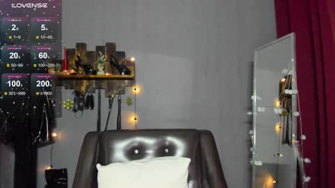 Snapshot of mistress_pamela_ chatting on 01-05-25, 02:52 Mistress Pamela online show from 01-05-25, 02:52