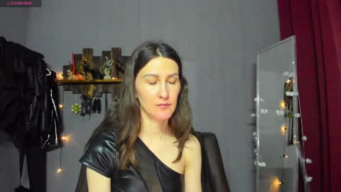 Snapshot of mistress_pamela_ chatting on 01-10-25, 04:22 Mistress Pamela online show from 01-10-25, 04:22