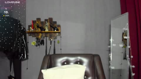 Snapshot of mistress_pamela_ chatting on 01-10-25, 10:39 Mistress Pamela online show from 01-10-25, 10:39