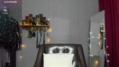 Snapshot of mistress_pamela_ chatting on 01-11-25, 10:51 Mistress Pamela online show from 01-11-25, 10:51