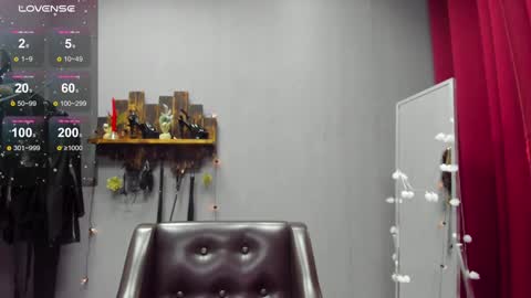 Snapshot of mistress_pamela_ chatting on 01-12-25, 08:36 Mistress Pamela online show from 01-12-25, 08:36