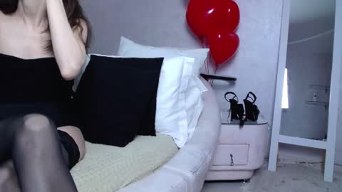 Snapshot of mistress_pamela_ chatting on 02-14-25, 04:15 Mistress Pamela online show from 02-14-25, 04:15