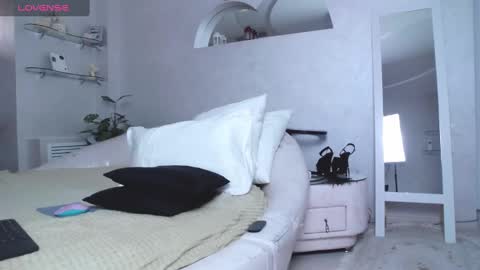 Snapshot of mistress_pamela_ chatting on 02-26-25, 04:14 Mistress Pamela online show from 02-26-25, 04:14