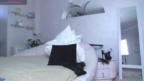 Snapshot of mistress_pamela_ chatting on 02-26-25, 10:26 Mistress Pamela online show from 02-26-25, 10:26