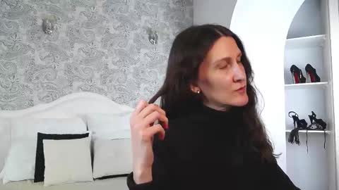 Snapshot of mistress_pamela_ chatting on 11-28-25, 12:41 Mistress Pamela online show from 11-28-25, 12:41